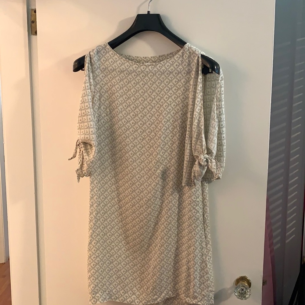H&M summer cold shoulder toe sleeve dress